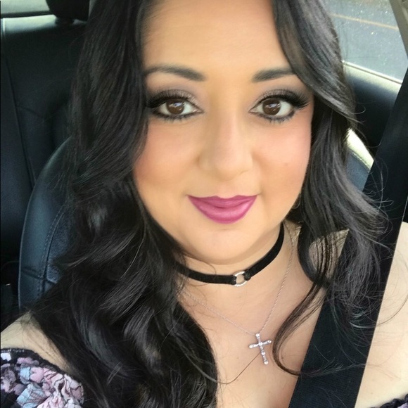 Meet your Posher, Monica - Picture 2 of 2